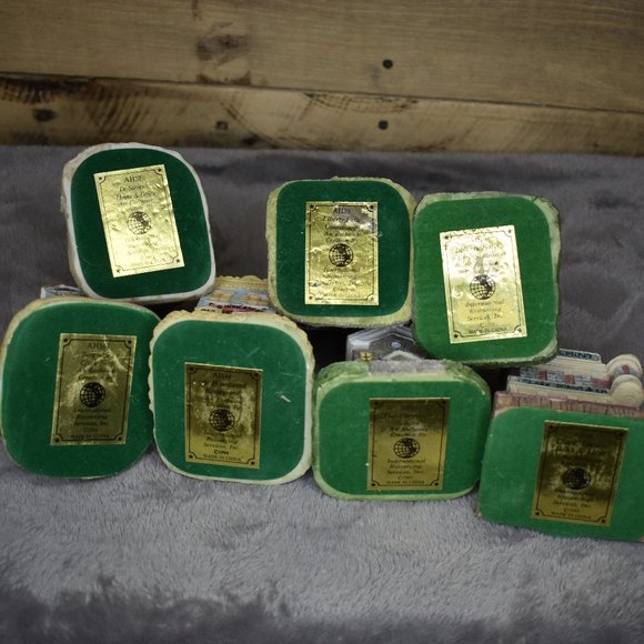 Vintage International Resourcing Services Inc. Miniature City Set - Picture 13 of 16